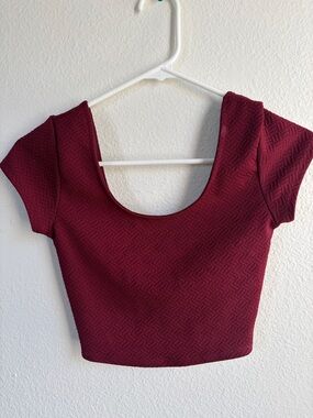 La Hearts Burgundy Scoop Neck Short Sleeve Crop Top